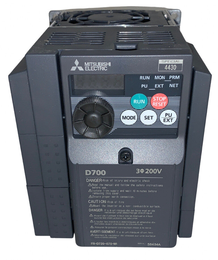 Mitsubishi FR-D720-070-W1 Compact Variable Frequency Drive