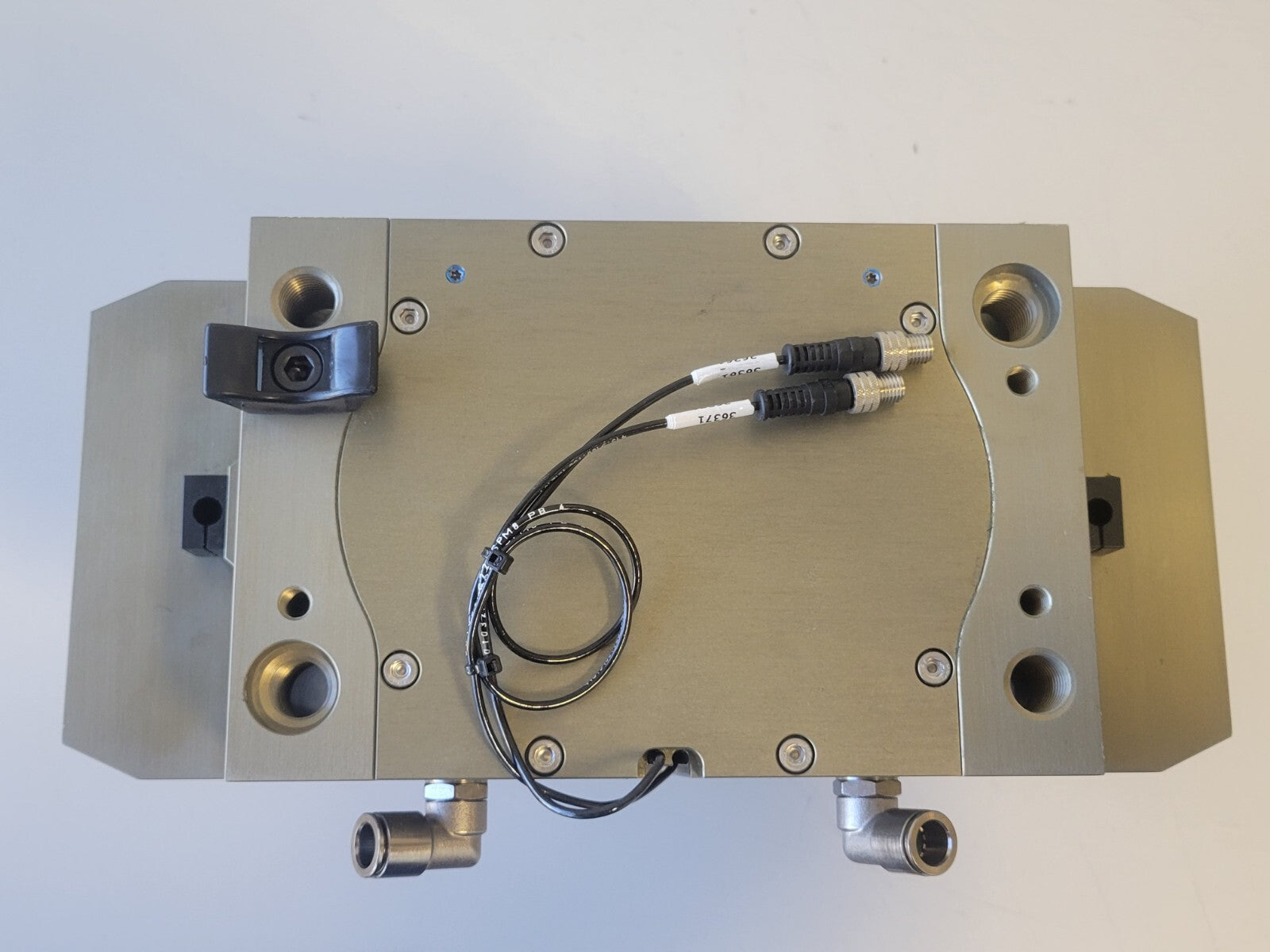 Schunk PGN+300/1 Robotic Pneumatic Parallel Gripper 371106 PNG Plus 300/1