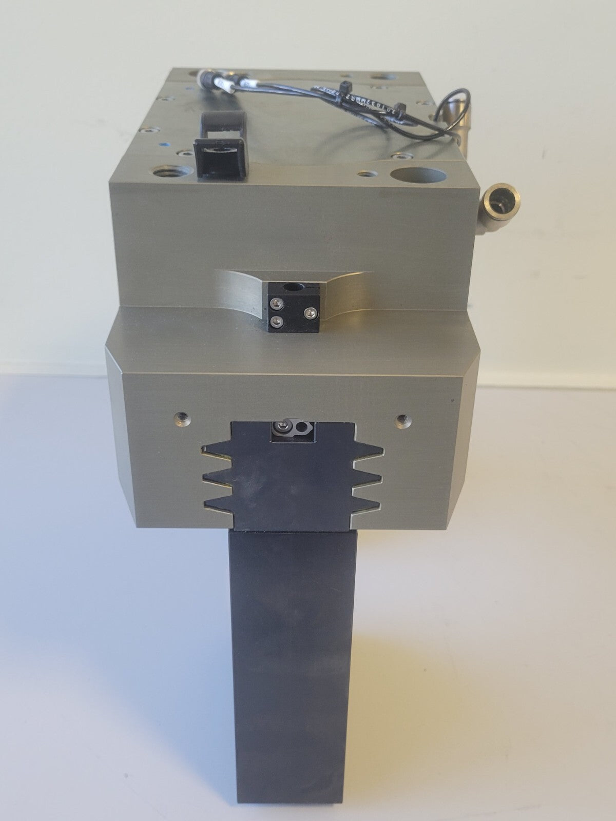 Schunk PGN+300/1 Robotic Pneumatic Parallel Gripper 371106 PNG Plus 300/1