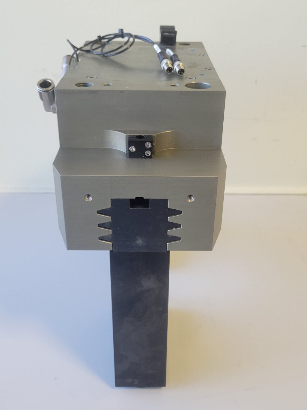 Schunk PGN+300/1 Robotic Pneumatic Parallel Gripper 371106 PNG Plus 300/1